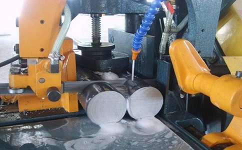 兴宁卧式带锯床的送料方式有哪几种？